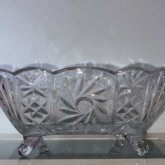 MidCentury Bohemian Footed Lead Crystal Square Scalloped Edge Star Pinwheel Bowl - Picture 2 of 14